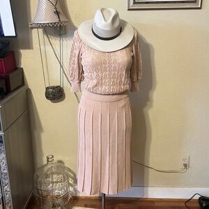 Castlebeautiful knit suit In Excellent Condition like brand new